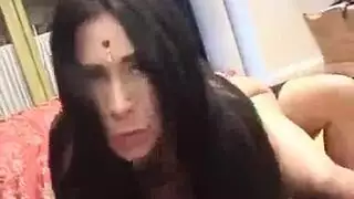 أول مرة على الشاشة: فتاة مومباي تأخذ السائل المنوي على وجهها