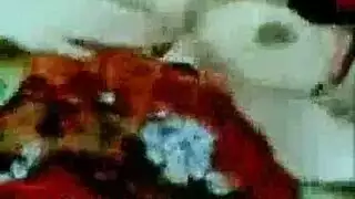 عاهرة تتكلم بقذارة تبتلع كل قطرة