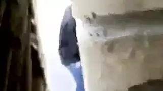 شريط جنسي في الشارع: محجبة تمارس الجنس الفموي علنًا