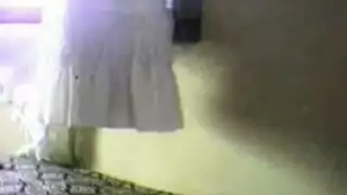 فتاة صغيرة تستمني بقوة لعب مهبلي وشرجي