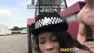 مص وعشر على سيارة بحضور جمهور