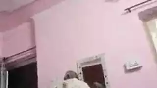 بورن مثلي خشن: بلطجي شاب يضرب مؤخرة رجل أكبر