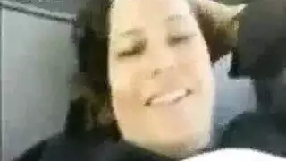 جنس في خلف الميكروباص: السائق يضاجع فتاة من الحي الفقير بعنف