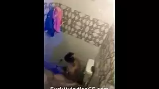 فتيات عاهر في مشاهد جنس جماعي صريحة