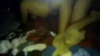 قضيب معز الدين الكبير في حركات جنس جماعي