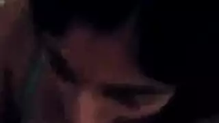 مراهق تحمل طفلها بيدها وينيكها جارها مقابل ١٠٠ دولار افغانيه