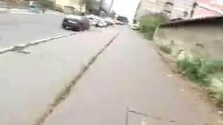 مكمما بوف اللسان البريء