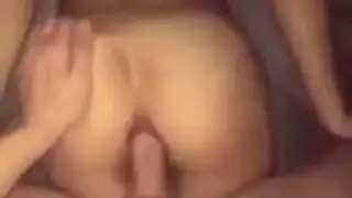 رجل أكبر سنا يضرب طيز زوجة الأم الضيق
