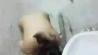 عاهرة ويب عربية ساخنة تتلقى عدة قذفات