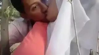 فتى مغربي مفتول العضلات في جنس خام وصعب