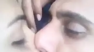 شباب مثيرون يمارسون الجنس بقوة في الطبيعة