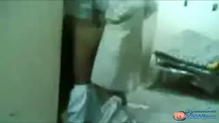 احتفظت بفساتينها بينما يتم ضربها من قبل فارس