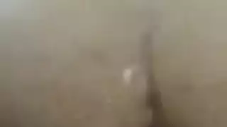 دق من الخلف: قضيب سميك يغتصبها من الخلف