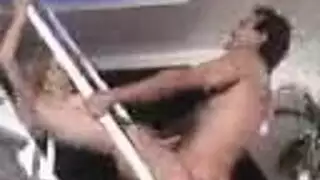 مص عاطفي: حركة فم شديدة