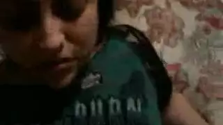 ابنها مش قادر يمسك نفسه وعاوز ينكها