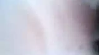 فتاة محجبة تُضاجع بمقعد السيارة الخلفي