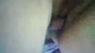 العاهرة الخجولة من الكاميرا تفضل الشرج العنيف على الصور