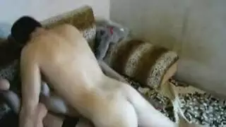 شقراء مراهقة هاردكور: جنس شرجي وعميق في الحلق