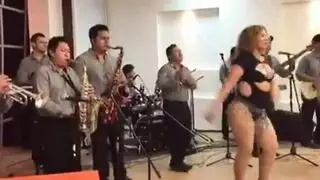 اتساع شديد من قضيب سميك ضخم