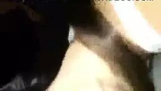 قضيب صلب كبير يضرب فرج ضيق مبلل