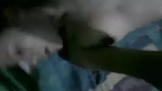 شباب منضخمون يأخذون زبًا شرجيًا ضخمًا