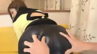 خادمة عربية مثيرة تخدم عدة أقضية في فيلم إباحي