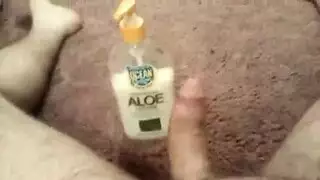 فرج صغير يضرب بقضيب كبير لرجل أكبر سناً