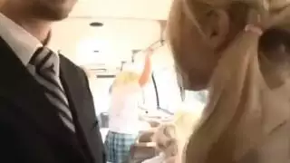 سكس بنات في الاتوبيس آسيا