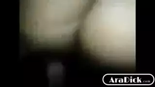 مربية مثيرة تمص قضيب رجلها وتتلقى قذفه الساخن في فمها