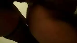 عابرة مثيرة تنيك فتاة أخرى بقضيبها الشيميل القاسي