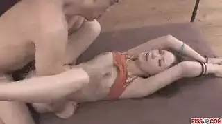 فتيات البلدة: شرجي وثلاثيات