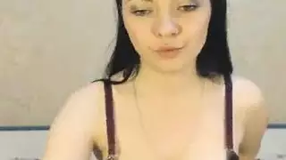 عاهرات سوريات يأخذن عدة أعضاء ذكورية في إباحية صريحة