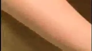 ملكة الشرج مينار تتباهى بمؤخرتها الممتلئة