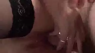 أمهات عربيات مثيرات في علاقات ثلاثية صريحة