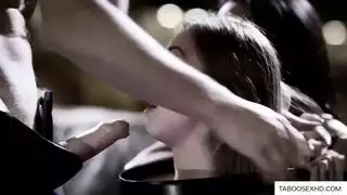 خلعت المسافر الحقيقي ملابسها