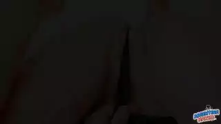 شقراء مثارة تركب أصابعها في فرجها الضيق