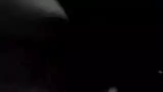 ينكها بي عمق في كسها