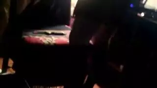 امراه سمراء ذره اصيل على وشك البد في لان شريكها على وشك أن يكون نائب رئيس الشكوى
