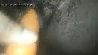 مراهقة مثيرة تلمس مهبلها الضيق وحدها