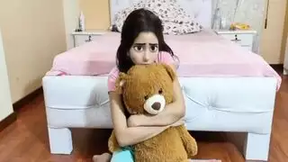 أول إيلاج مزدوج لابنة الأخ مع أقارب ذوي قضبان كبيرة