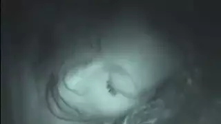 لقاء سيمون السريع مع رجل أسود غامض