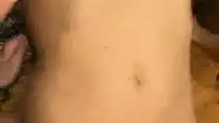 كان لدى آبيل أصدقاء للمشاركة، أحدهم كان رجل وسيم وصديقته