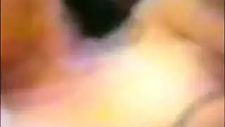 شريط جنسي صريح لأم عربية مثيرة هو كنز كوميدي