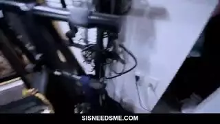 في عمق الغابة، قضيب صديقي يصطاد فتحاتي