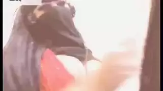 بنت خليجية تمارس العادة
