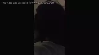 خشب الأبنوس صغيرتي مص الديك والاسماد من قبل جدها قرنية