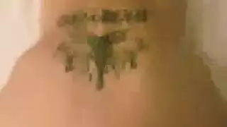 جنس جماعي عارض: زوجان هاويان يدعوان رجلاً متزوجاً لمشهد ثلاثي إباحي