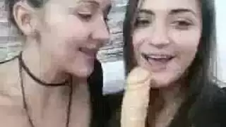 سحاقيات كولومبيات عاهرات يمارسن الجنس الصعب مع ألعاب الجنس