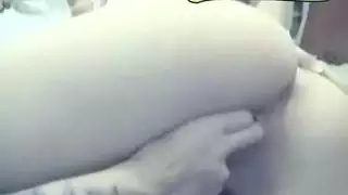 فتح باكر بعنف