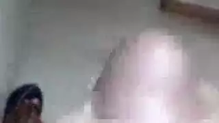 حركة ثلاثية إكس إكس إكس: الديفا تُمارس الجنس مع رجلين